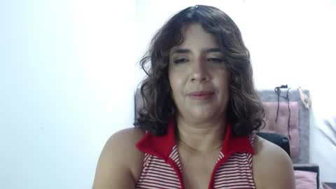 Snapshot of victoria25_meester chatting on 06.04.26 Hi guys Im victoria Be the one who can control me in PVT online show from 06.04.26