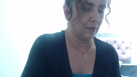 Snapshot of victoria25_meester chatting on 06.12.26 Hi guys Im victoria Be the one who can control me in PVT online show from 06.12.26