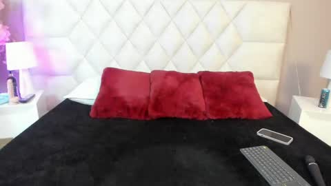 Snapshot of victoria__lee_ chatting on 05.20.26 victoria__lee_ online show from 05.20.26