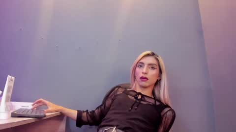 Victoria online show from 12.05.24