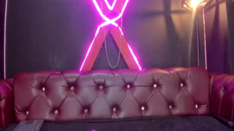 Victoria online show from 12.18.24