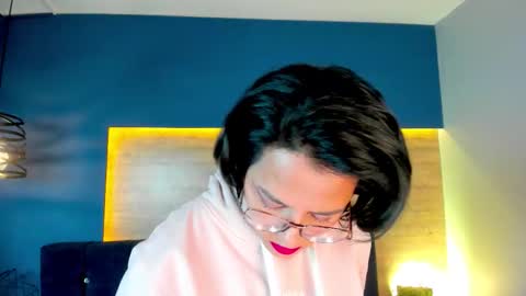 Victoria online show from 09.23.25