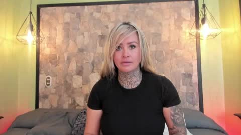 Im Victoria Divine online show from 05.21.26