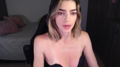 Victorias Room  online show from 02.26.25