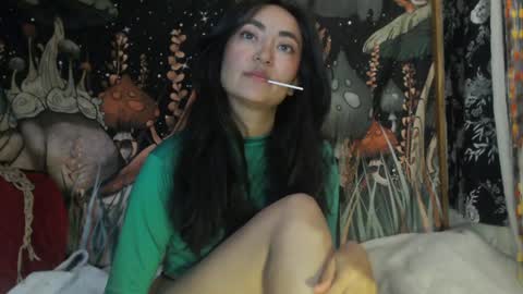 Snapshot of victoria_hh chatting on 05.14.26 Victoria online show from 05.14.26