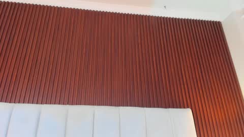  Victoria Lozano  online show from 01.25.25