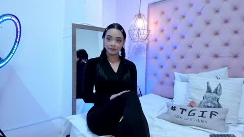 Snapshot of victoria_kitt chatting on 01.11.25 victoria_kitt online show from 01.11.25