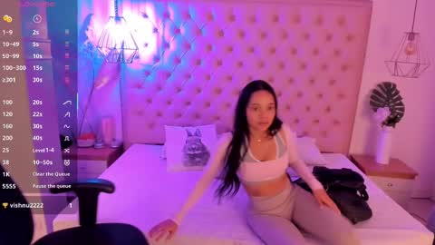 Snapshot of victoria_kitt chatting on 09.15.25 victoria_kitt online show from 09.15.25