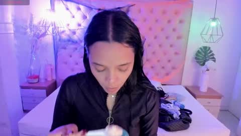 Snapshot of victoria_kitt chatting on 10.26.25 victoria_kitt online show from 10.26.25