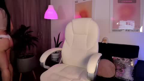 Snapshot of victoria_korss chatting on 02.25.25 Victoria  online show from 02.25.25