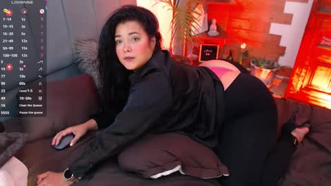 Snapshot of victoria_monteroo chatting on 10.12.25 Call me Vic online show from 10.12.25