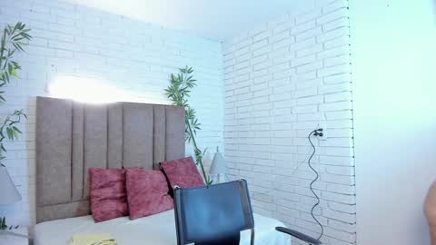 Victoria   Everyday From 1400 to 2130 Col Time online show from 01.12.25