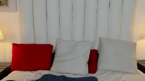 Snapshot of victoria_queen2 chatting on 02.22.25 victoria_queen2 online show from 02.22.25