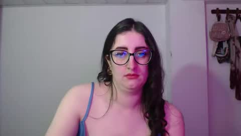 Snapshot of victoria_riider chatting on 03.24.26 Victoria online show from 03.24.26