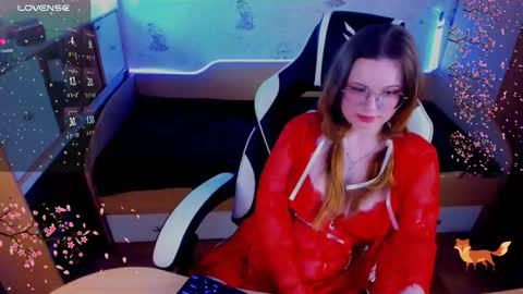 Snapshot of victoria_the_fox chatting on 02.20.25    -   The Divine Fox online show from 02.20.25
