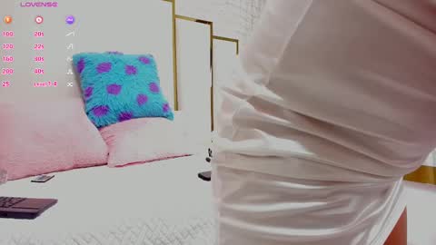 Victoria Sofia online show from 02.14.25