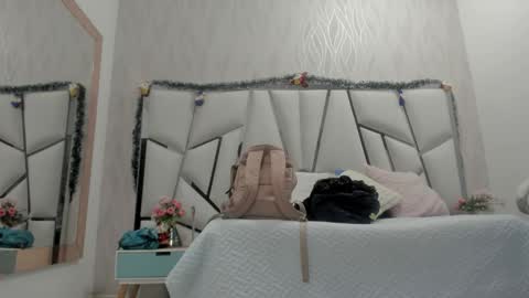 Victoria Sofia online show from 11.22.25