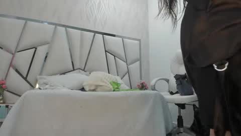 Victoria Sofia online show from 02.02.26