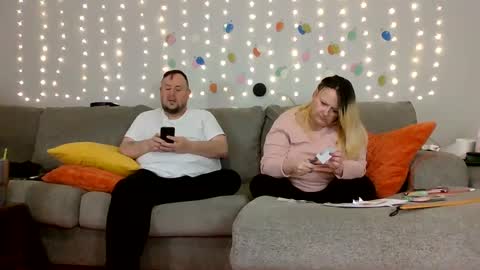 Snapshot of victoriaandjesse chatting on 12.11.24 Victoria and Jesse online show from 12.11.24