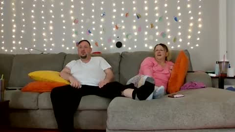 Snapshot of victoriaandjesse chatting on 12.21.24 Victoria and Jesse online show from 12.21.24