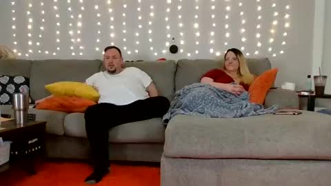 Snapshot of victoriaandjesse chatting on 12.25.24 Victoria and Jesse online show from 12.25.24