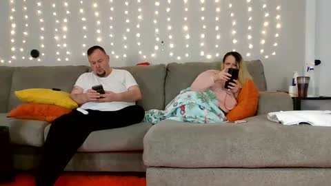 Snapshot of victoriaandjesse chatting on 01.13.25 Victoria and Jesse online show from 01.13.25