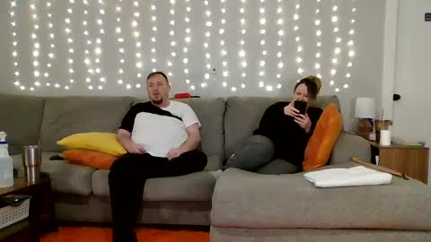 Snapshot of victoriaandjesse chatting on 02.10.25 Victoria and Jesse online show from 02.10.25