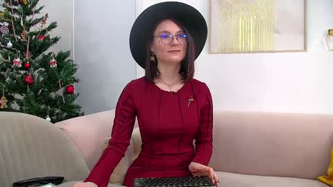 Snapshot of victoriaardern chatting on 12.27.24 Victoria online show from 12.27.24