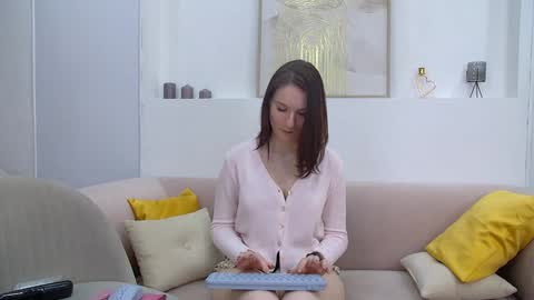 Snapshot of victoriaardern chatting on 01.17.25 Victoria online show from 01.17.25