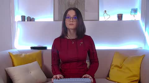 Snapshot of victoriaardern chatting on 01.29.25 Victoria online show from 01.29.25