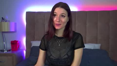 Snapshot of victoriaardern chatting on 09.21.25 Victoria online show from 09.21.25