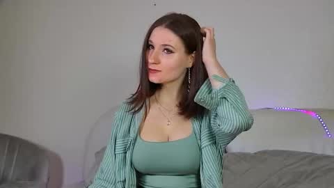 Snapshot of victoriaardern chatting on 09.23.25 Victoria online show from 09.23.25