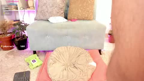 Victoria online show from 07.25.26