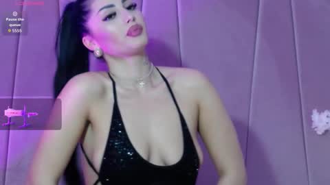 Snapshot of victoriabonie chatting on 10.23.25 Victoria Bonie online show from 10.23.25