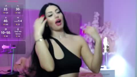 Snapshot of victoriabonie chatting on 10.24.25 Victoria Bonie online show from 10.24.25