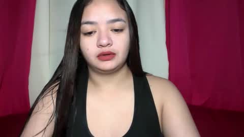 Snapshot of victoriaharper2 chatting on 12.18.25 Victoria Harper online show from 12.18.25