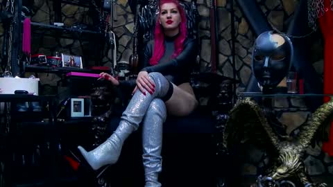 Snapshot of victoriaheller chatting on 01.28.25 Victoria Heller online show from 01.28.25