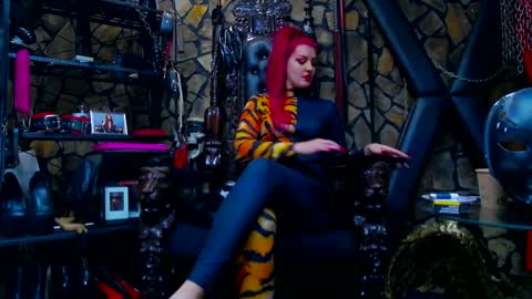 Snapshot of victoriaheller chatting on 01.29.25 Victoria Heller online show from 01.29.25