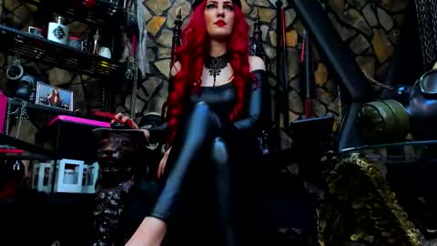 Snapshot of victoriaheller chatting on 09.11.25 Victoria Heller online show from 09.11.25