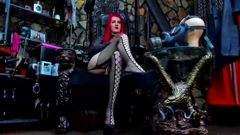 Snapshot of victoriaheller chatting on 09.13.25 Victoria Heller online show from 09.13.25