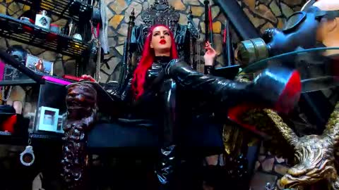 Snapshot of victoriaheller chatting on 09.18.25 Victoria Heller online show from 09.18.25