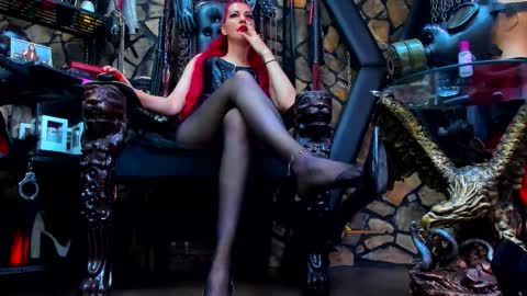 Snapshot of victoriaheller chatting on 09.21.25 Victoria Heller online show from 09.21.25