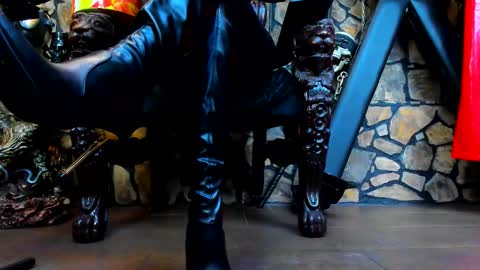 Snapshot of victoriaheller chatting on 10.05.25 Victoria Heller online show from 10.05.25