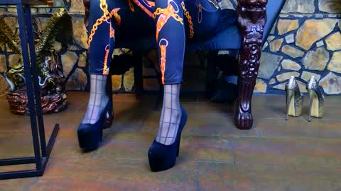 Snapshot of victoriaheller chatting on 01.08.26 Victoria Heller online show from 01.08.26