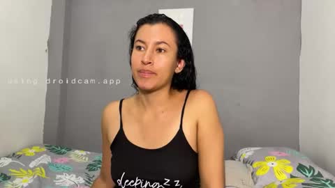 Snapshot of victorialeens chatting on 12.17.25 VICTORIA online show from 12.17.25