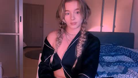 Snapshot of victoriande chatting on 10.07.25 Eva and Victor online show from 10.07.25