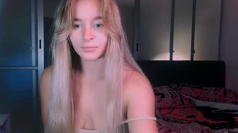 Snapshot of victoriande chatting on 10.17.25 Eva and Victor online show from 10.17.25
