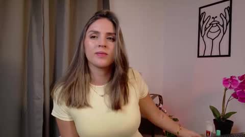 Snapshot of victorianova chatting on 02.12.26 VictoriaNova online show from 02.12.26