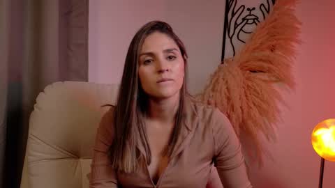 Snapshot of victorianova chatting on 02.25.26 VictoriaNova online show from 02.25.26