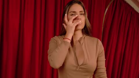 Snapshot of victorianova chatting on 03.18.26 VictoriaNova online show from 03.18.26